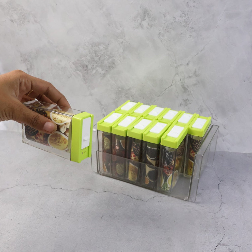 Compact spice storage        
